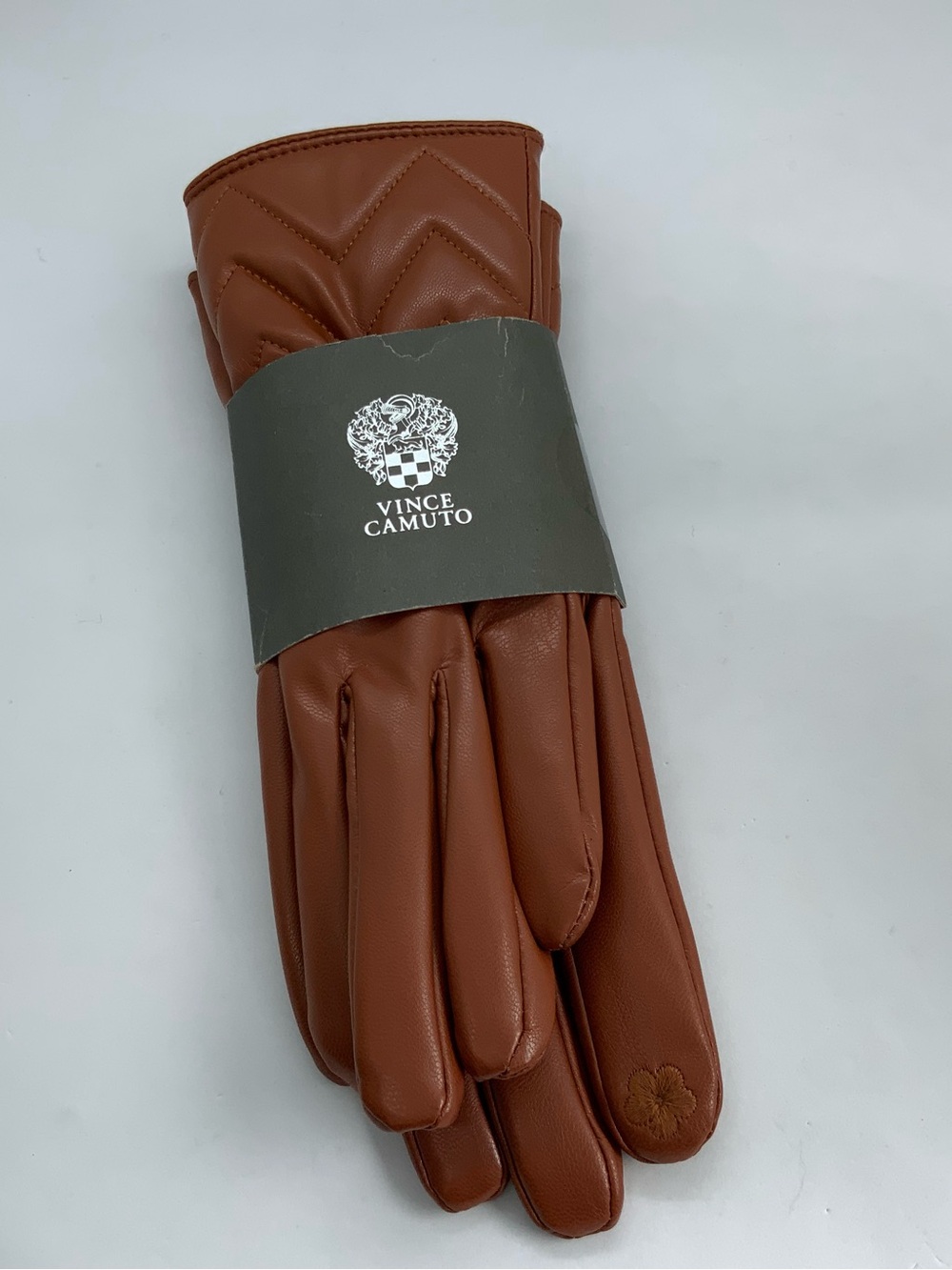 VINCE CAMUTO Women’s Classic Quilted Leather Gloves - Brown